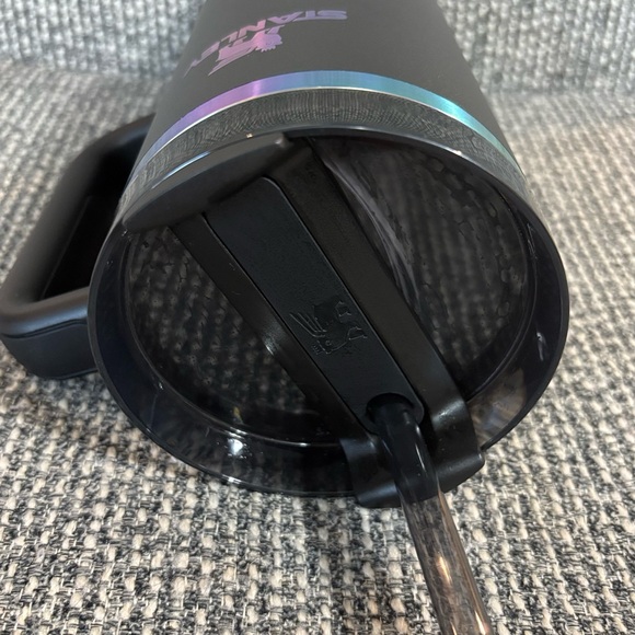 Stanley 40 Oz H2.0 Quencher Flowstate Tumbler Limited Edition Black Chroma NWT - Picture 9 of 9